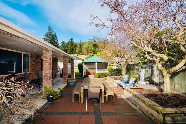 Photo of property in 24 Admiralty Place, Waikawa, Picton, 7220