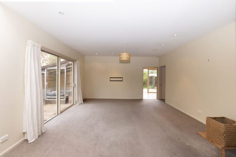 Photo of property in 64 Marine Parade, North New Brighton, Christchurch, 8083