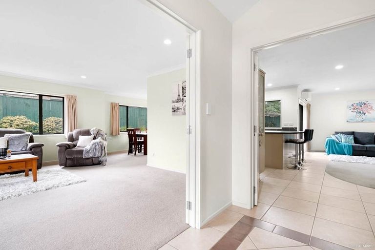 Photo of property in 5 Karson Place, Flat Bush, Auckland, 2016