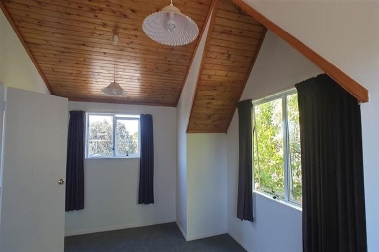 Photo of property in 2/37 Rhinevale Close, Henderson, Auckland, 0612