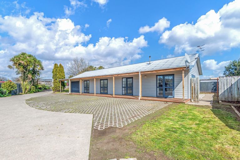 Photo of property in 415 Tremaine Avenue, Takaro, Palmerston North, 4412