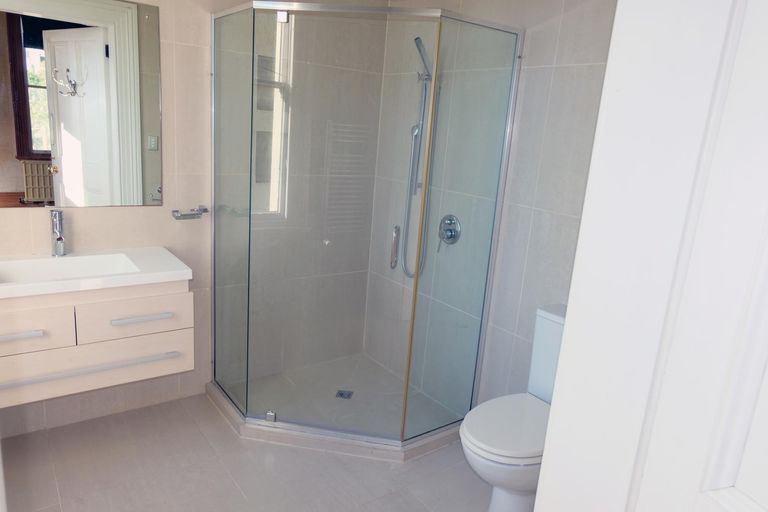 Photo of property in 1 Ure Street, South Hill, Oamaru, 9400