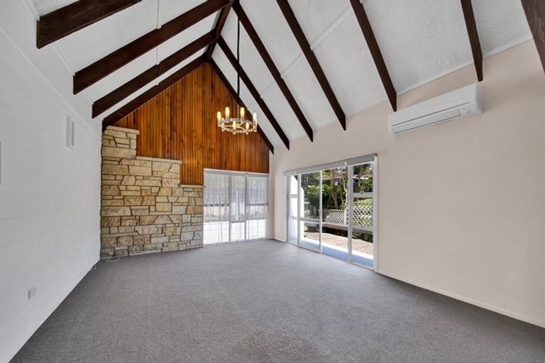 Photo of property in 13 Ambury Place, Merrilands, New Plymouth, 4312