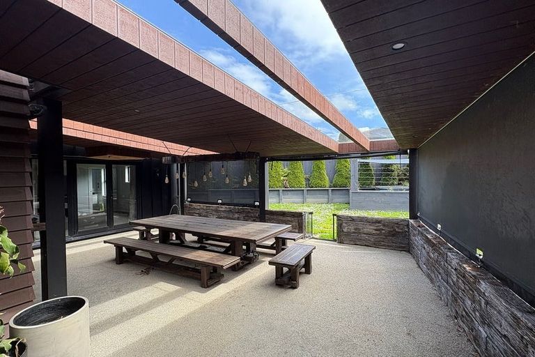 Photo of property in 5 Coutts Way, Fitzherbert, Palmerston North, 4410