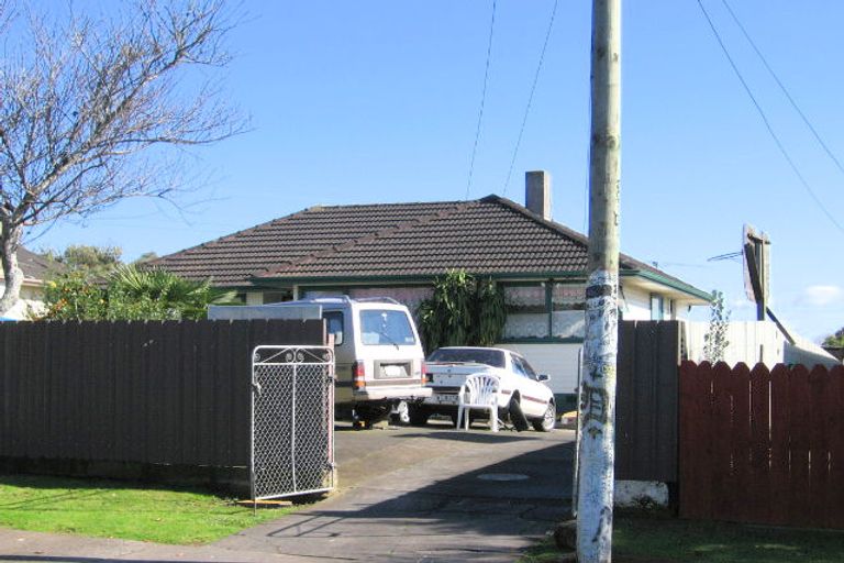 Photo of property in 27 Crown Crescent, Otara, Auckland, 2023