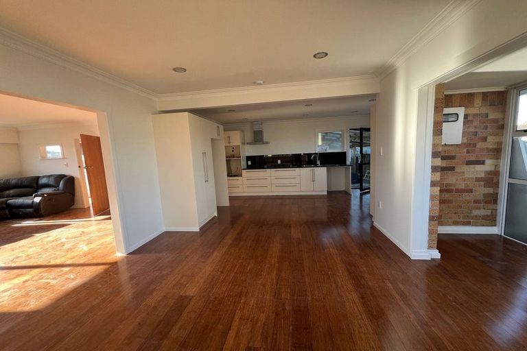 Photo of property in 35 Sunnyside Crescent, Papatoetoe, Auckland, 2025