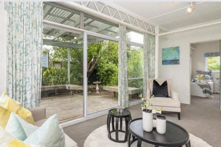 Photo of property in 145 Bleakhouse Road, Mellons Bay, Auckland, 2014