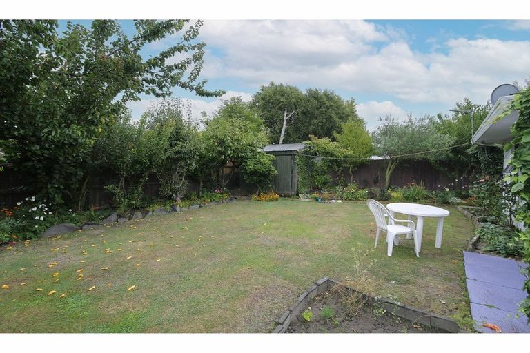 Photo of property in 2/37 Karnak Crescent, Russley, Christchurch, 8042