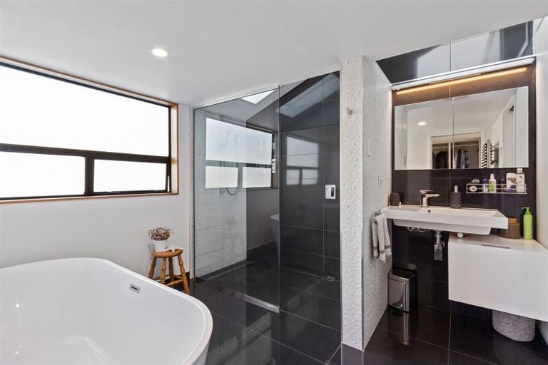 Photo of property in 2 Kanuku Place, Cashmere, Christchurch, 8022