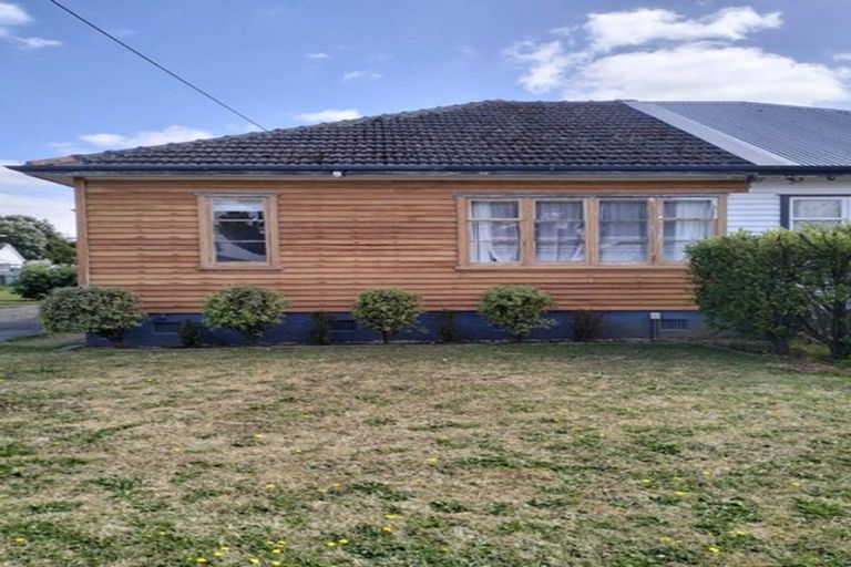Photo of property in 17 Hall Crescent, Epuni, Lower Hutt, 5011