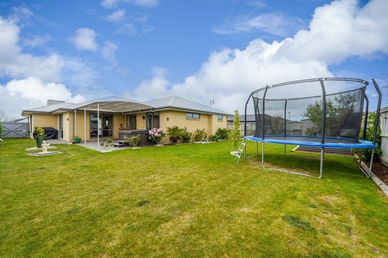 Photo of property in 11 Beachvale Drive, Kaiapoi, 7630