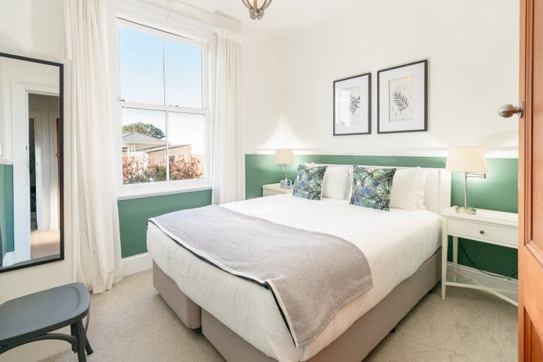 Photo of property in 10 Burnell Avenue, Thorndon, Wellington, 6011