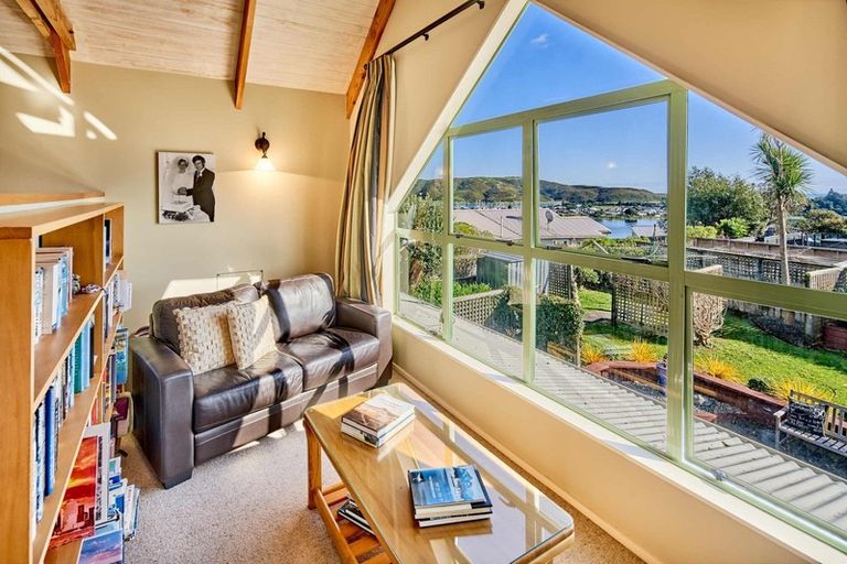 Photo of property in 13 Seaview Road, Paremata, Porirua, 5024