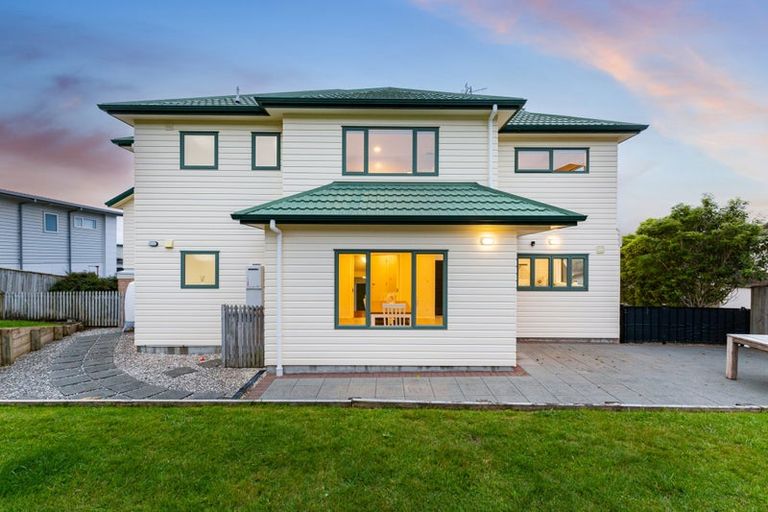 Photo of property in 12 Bowsprit Way, Whitby, Porirua, 5024
