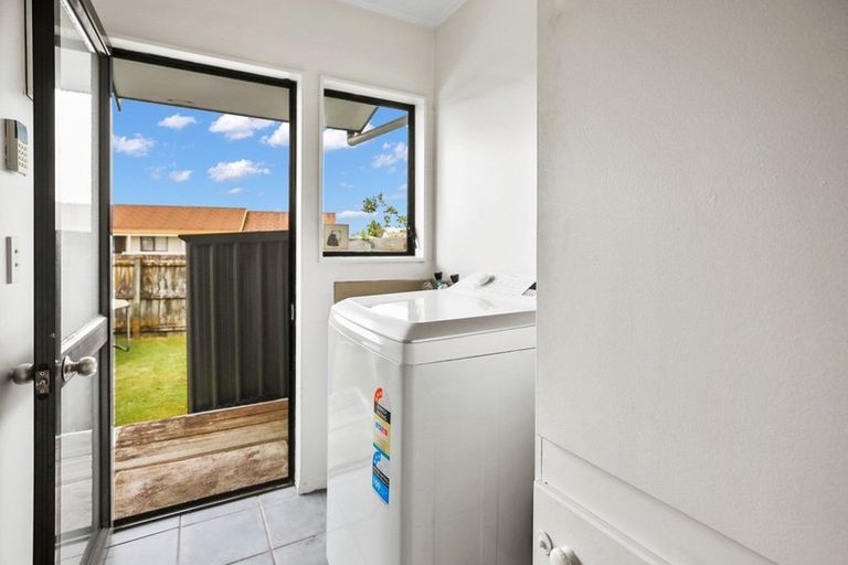 Photo of property in 12 Kentucky Crescent, Nawton, Hamilton, 3200