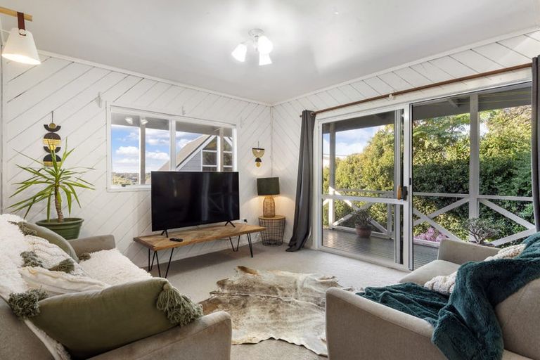 Photo of property in 83 Stillwater Crescent, Stillwater, Silverdale, 0993