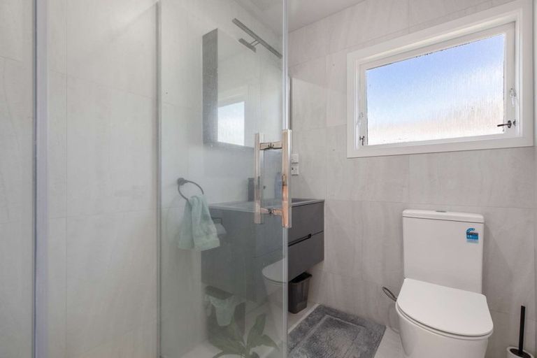 Photo of property in 93 Riverpark Crescent, Henderson, Auckland, 0610