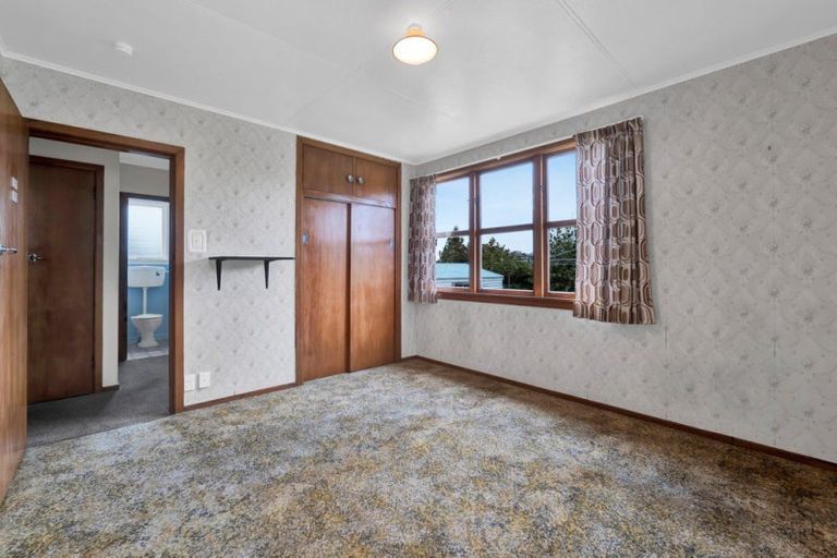 Photo of property in 79 Omata Road, Marfell, New Plymouth, 4310