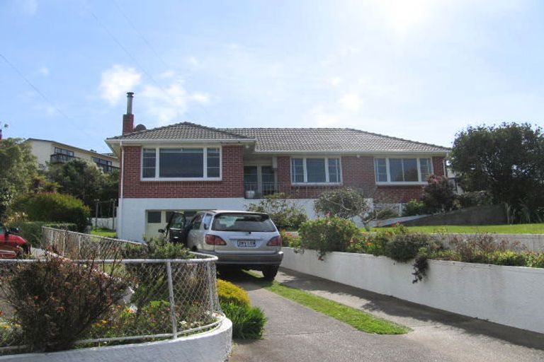 Photo of property in 4 Broderick Crescent, Johnsonville, Wellington, 6037