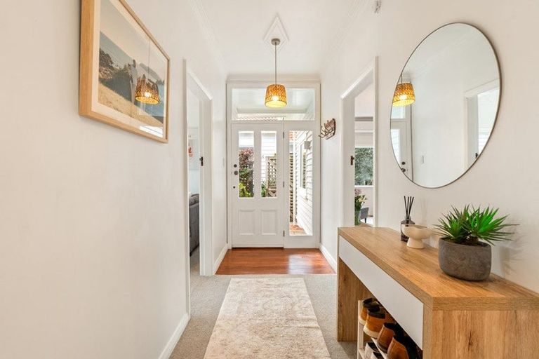Photo of property in 55 Cashmere Avenue, Khandallah, Wellington, 6035