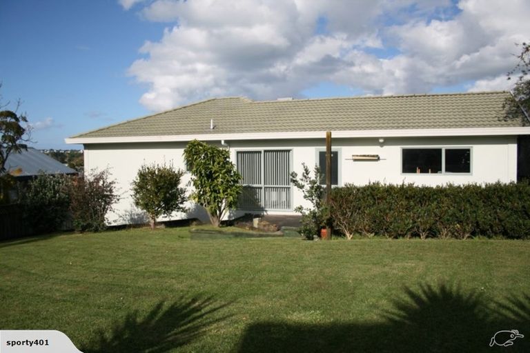 Photo of property in 21 Charlotte Street, Stanmore Bay, Whangaparaoa, 0932