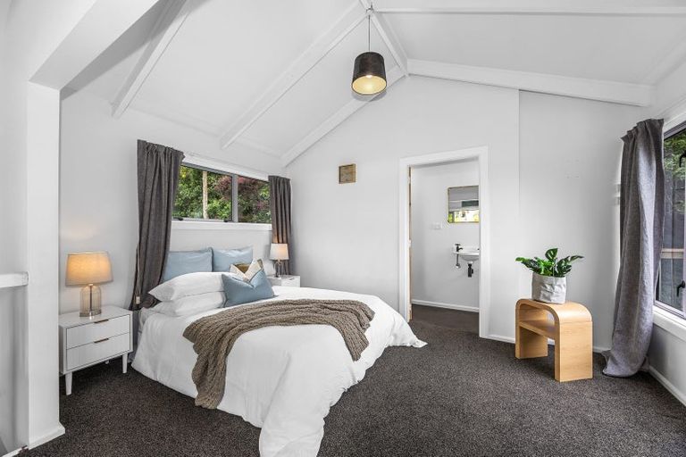 Photo of property in 30 Hawkhurst Road, Lyttelton, 8082