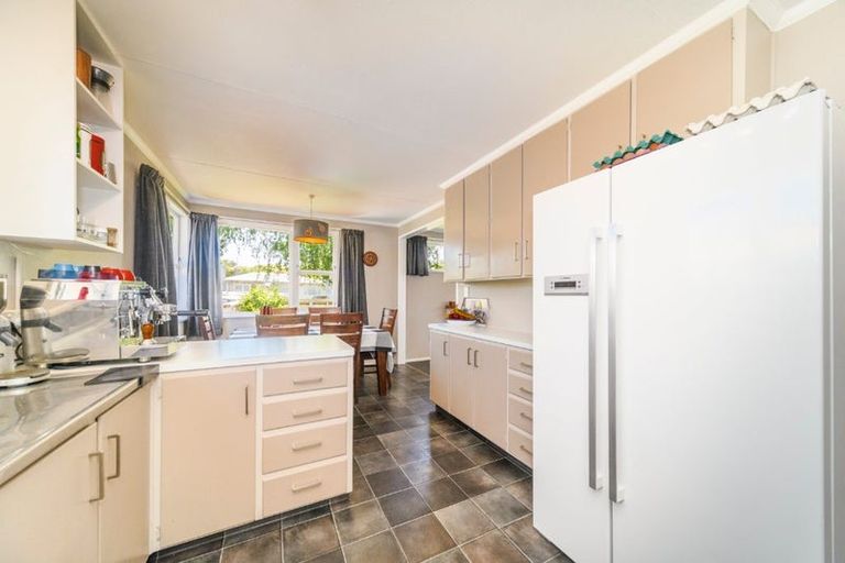 Photo of property in 138 Ruamahanga Crescent, Terrace End, Palmerston North, 4410