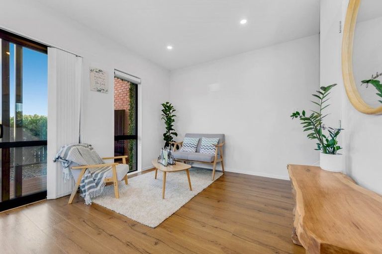 Photo of property in 28 Treeline Lane, Flat Bush, Auckland, 2019