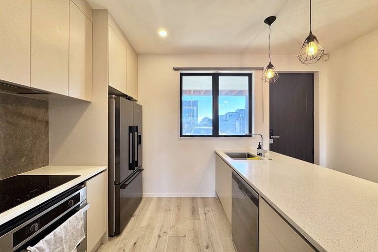 Photo of property in 10 Taiaha Street, Papakura, 2110