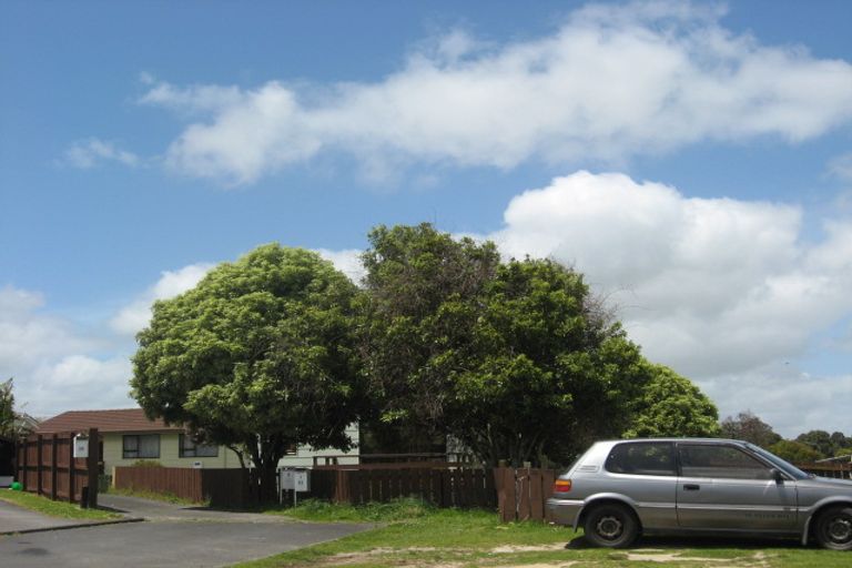 Photo of property in 33 Hanford Place, Clendon Park, Auckland, 2103