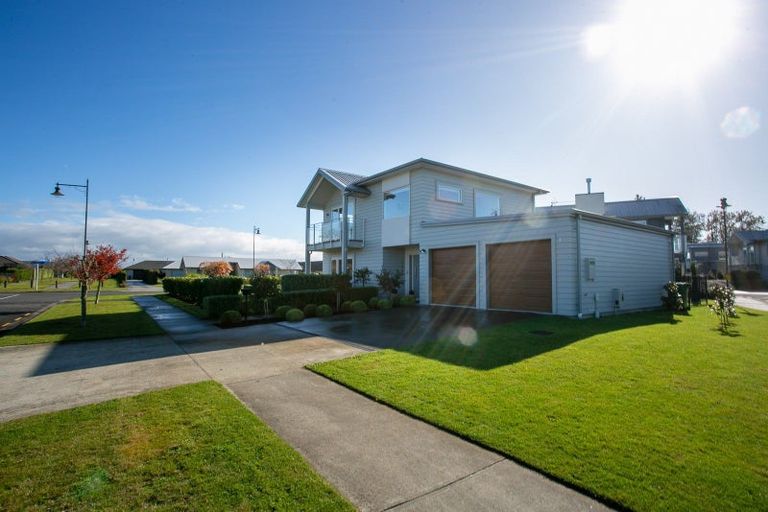 Photo of property in 46 Plescher Crescent, Leamington, Cambridge, 3432