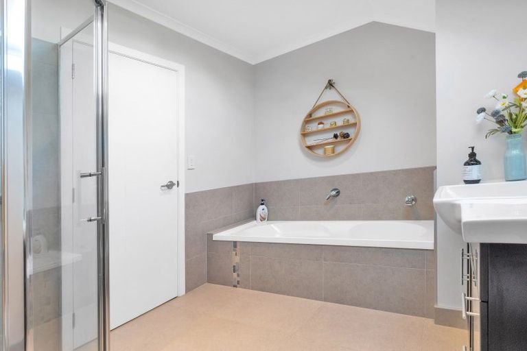 Photo of property in 1 Gibraltar Street, Howick, Auckland, 2014