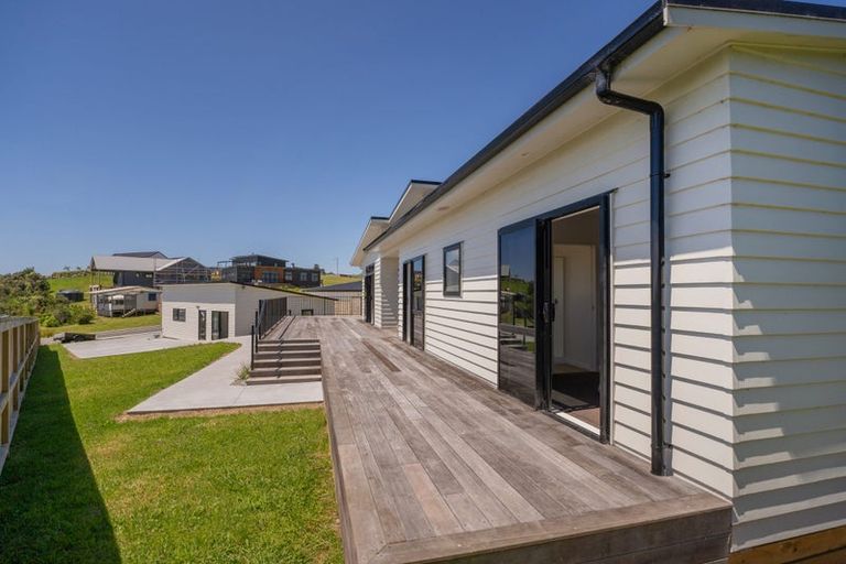 Photo of property in 4 Fred Harsant Drive, Cooks Beach, 3591