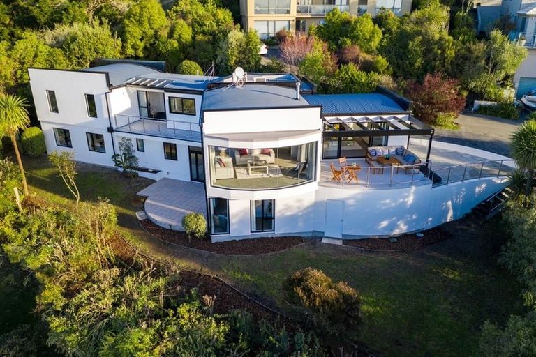 Photo of property in 4 Gardenhill Lane, Redcliffs, Christchurch, 8081