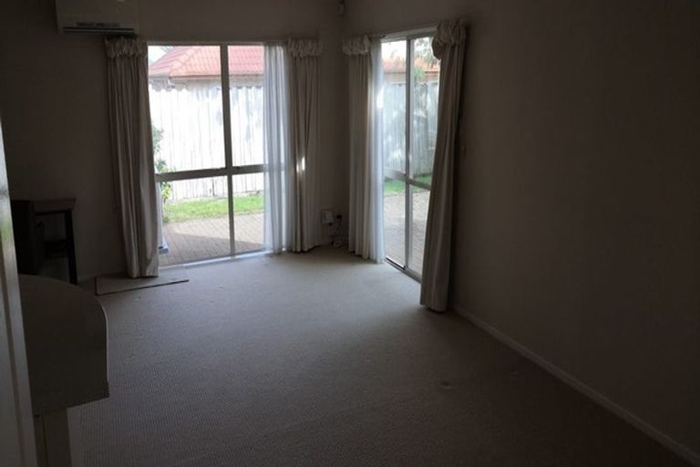 Photo of property in 10 Trovare Place, Golflands, Auckland, 2013