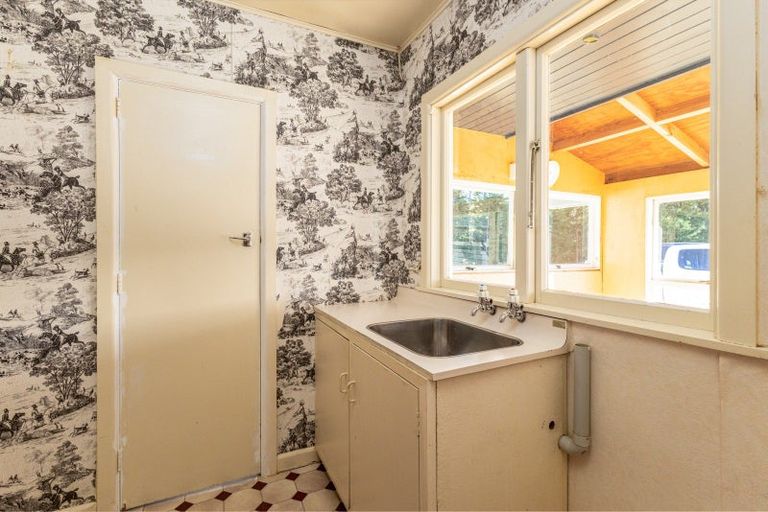 Photo of property in 433 Kowhatu Road, Waihaorunga, Waimate, 7977