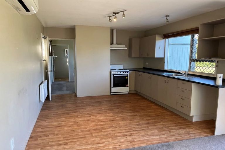 Photo of property in 2/32 Selwyn Road, Cockle Bay, Auckland, 2014