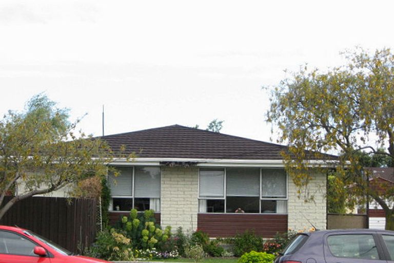 Photo of property in 1/40a Prestons Road, Redwood, Christchurch, 8051