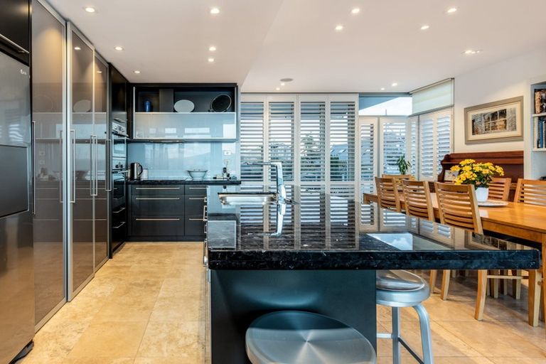 Photo of property in 3/245 Hurstmere Road, Takapuna, Auckland, 0622