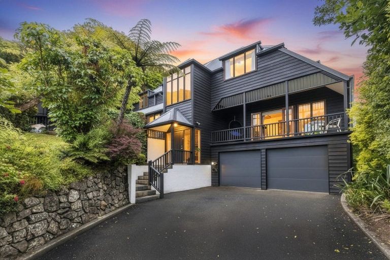 Photo of property in 50 Amapur Drive, Khandallah, Wellington, 6035