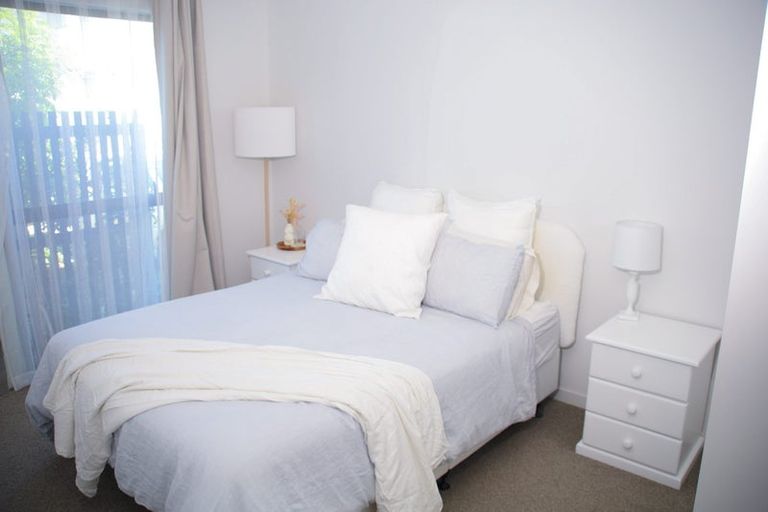 Photo of property in 6/1 Genevieve Lane, Hobsonville, Auckland, 0616