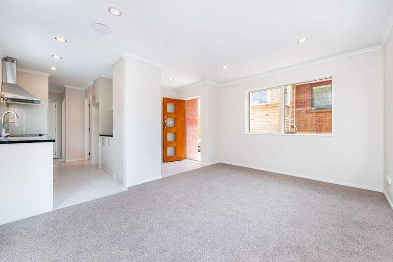 Photo of property in 65 Kurnell Drive, Botany Downs, Auckland, 2010