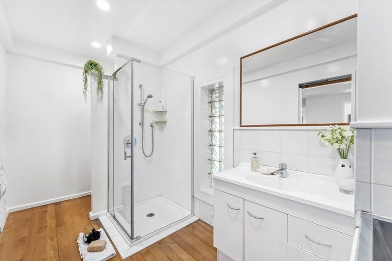 Photo of property in 1006 Whangaparaoa Road, Tindalls Beach, Whangaparaoa, 0930