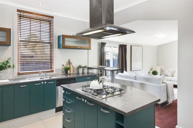 Photo of property in 2/35 Rutland Street, St Albans, Christchurch, 8014