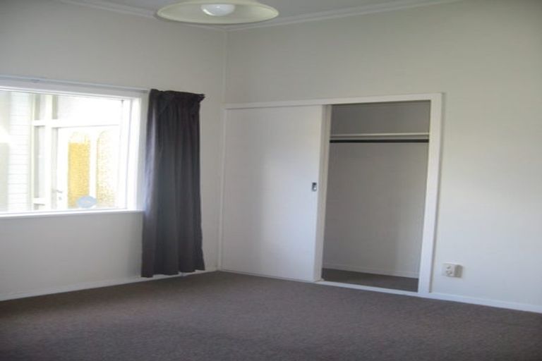 Photo of property in 3-5 Knoll Street, Island Bay, Wellington, 6023