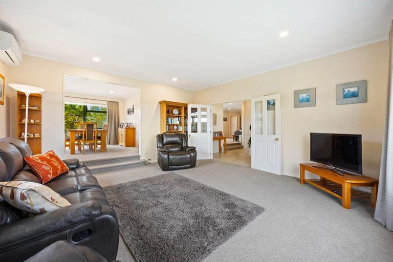 Photo of property in 8 Amesbury Rise, Henderson, Auckland, 0612