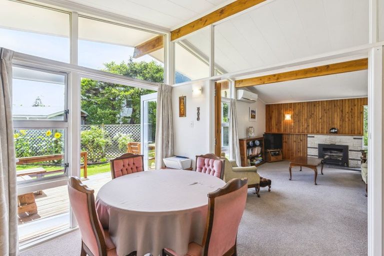 Photo of property in 33 Francis Road, Paraparaumu Beach, Paraparaumu, 5032