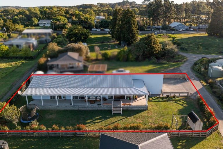 Photo of property in 974 Kahikatea Flat Road, Waitoki, Kaukapakapa, 0871