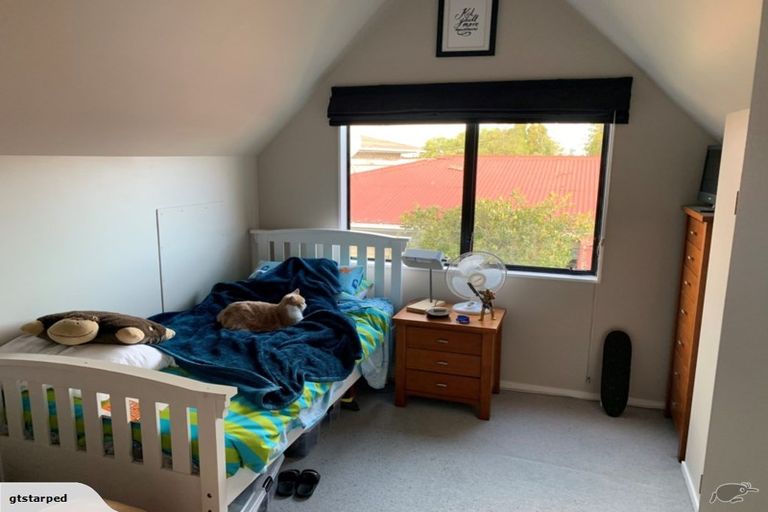 Photo of property in 2/5 Holland Road, Hillcrest, Auckland, 0627