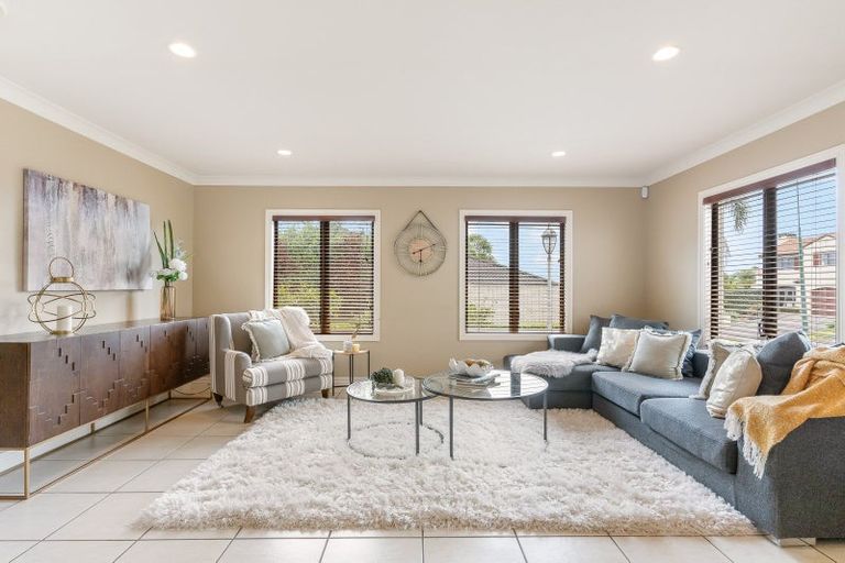 Photo of property in 11 Dunvegan Rise, East Tamaki Heights, Auckland, 2016